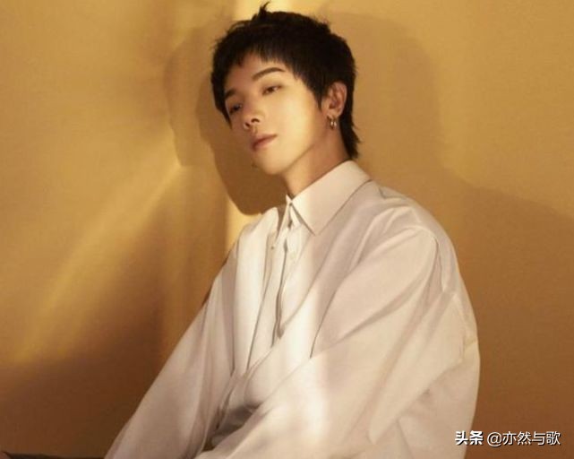 网友晒华晨宇私密视频，曝料其整容植发照，怒骂张碧晨是小三