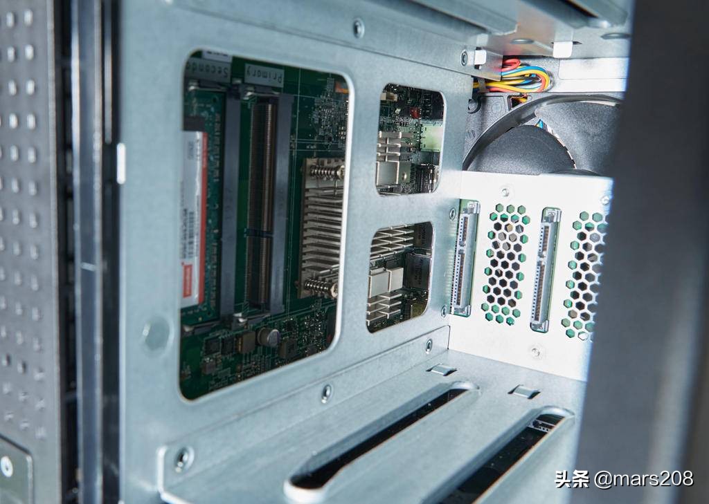 威联通qnapts-231测评,qnap威联通双万兆nasts532x拆解