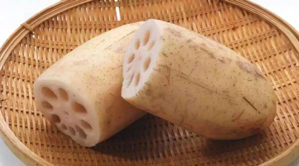 莲藕小孔里有泥怎么清理掉,莲藕中间的孔褐色洗不掉