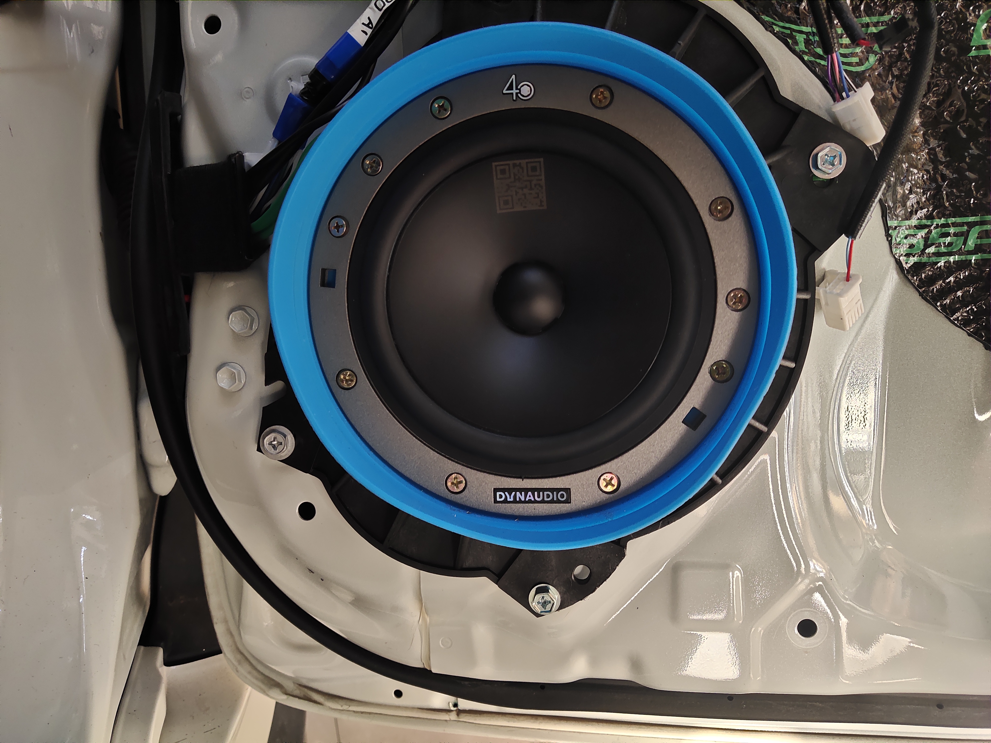 保定丰田霸道丹拿音响改装效果图,临沂霸道汽车音响改装