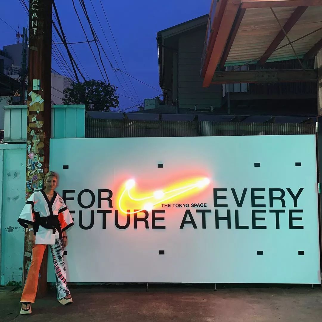 还在买阿迪耐克吗,ambush经典款