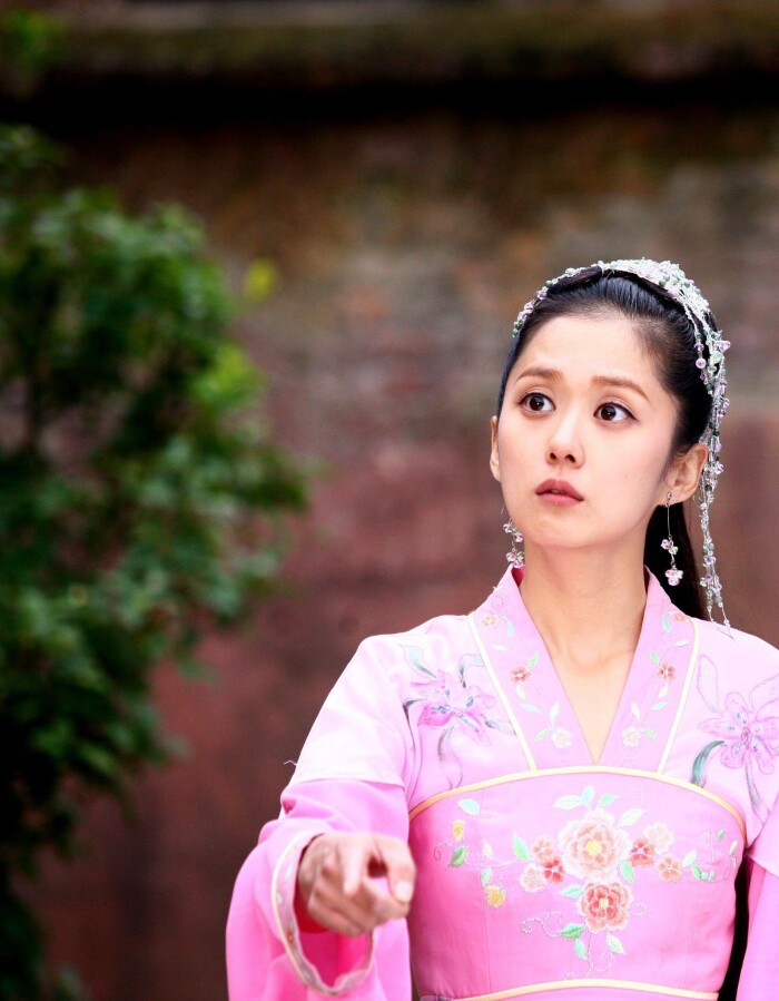 “刁蛮公主”张娜拉，献歌奥运，误谈圈钱被封杀，40岁想嫁中国