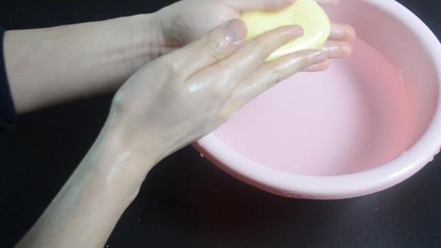 2块钱一块的硫磺皂真的去螨虫吗,2块的硫磺皂是真的吗