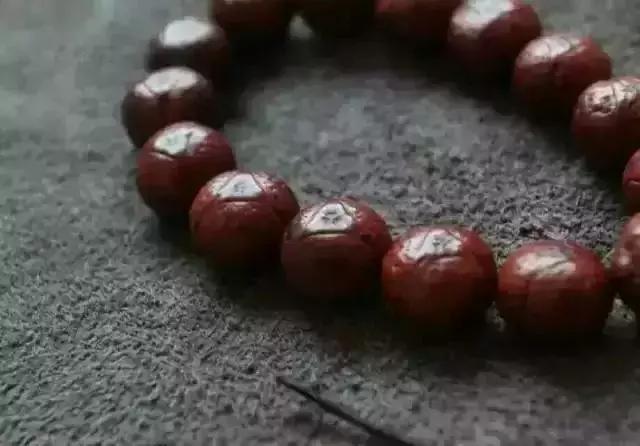 核桃手串和金刚手串哪个好盘,核桃手串盘玩方法