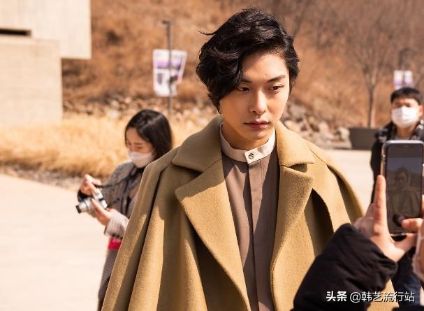 2020春夏巴黎时装周chanel秀场,2022秋冬首尔时装周bonbom