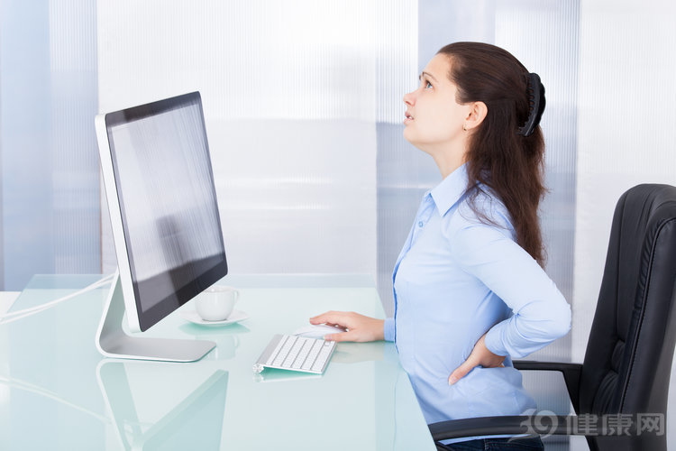 女性长期腰痛，有可能是惹上这种妇科病！