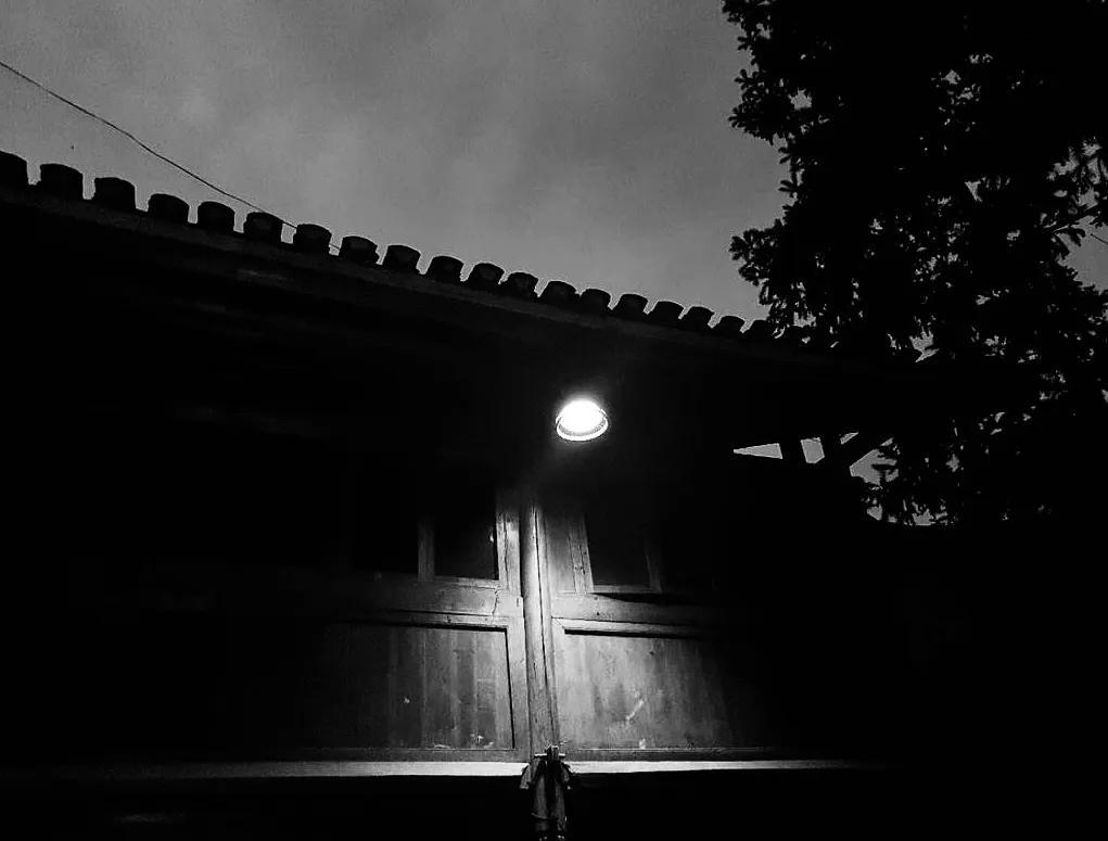 八十年代侵犯妇女判什么罪,侵犯已婚妇女触犯哪条法律