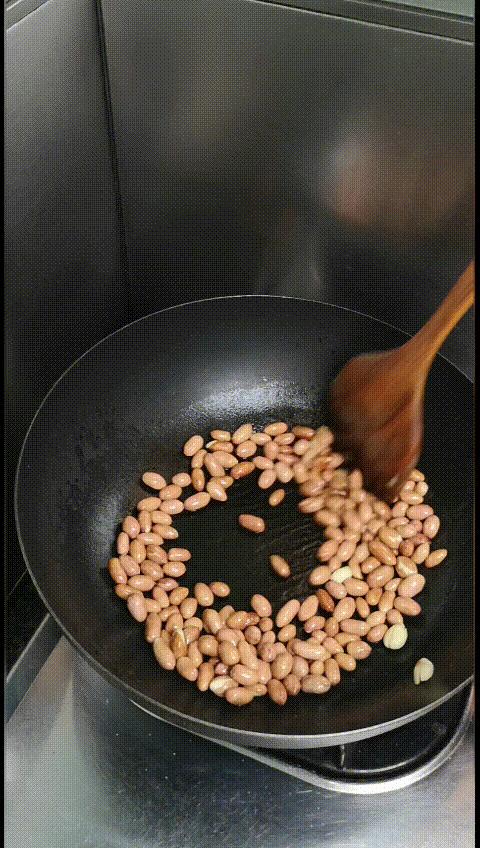 面包糠炸花生米怎么炸得酥脆,炸花生米家庭做法