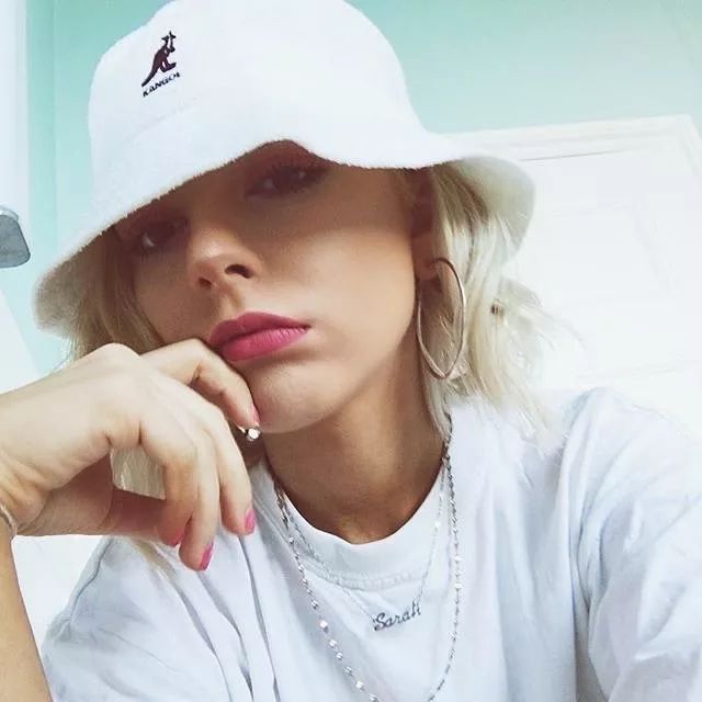 今年女明星穿的是什么衣服,今年女明星流行衣服