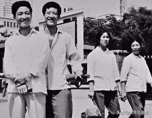 曾经这种衣服在焦作人手一件，穿过的都老了