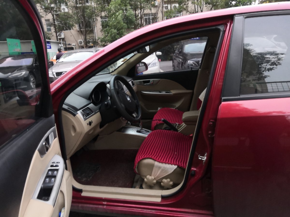 别克凯越4万到5万元自动挡高配,全新别克凯越4万起售