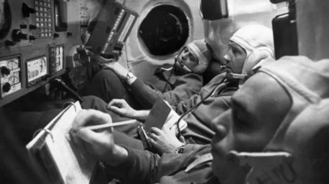 水的沸点与什么因素有关,水的沸点跟什么有关