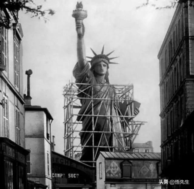 霍金年轻时照片有多帅,霍金21岁时的照片