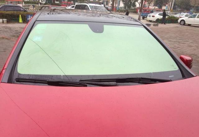 后视镜车膜太黑能割吗,车膜太黑看不清后视镜怎么办