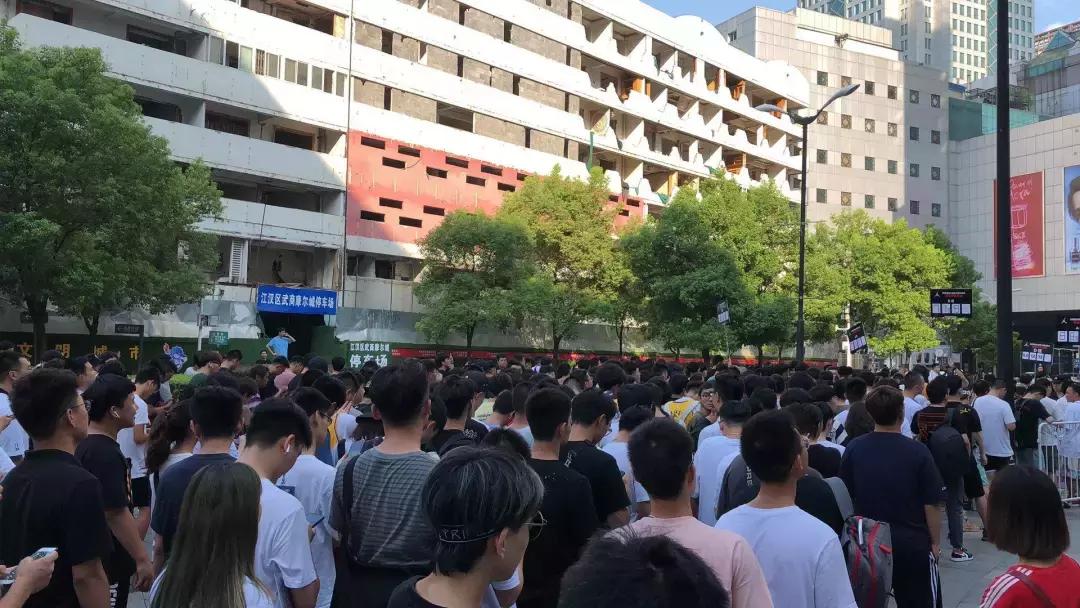 25岁炒鞋挣钱吗,炒鞋月入过万的原因