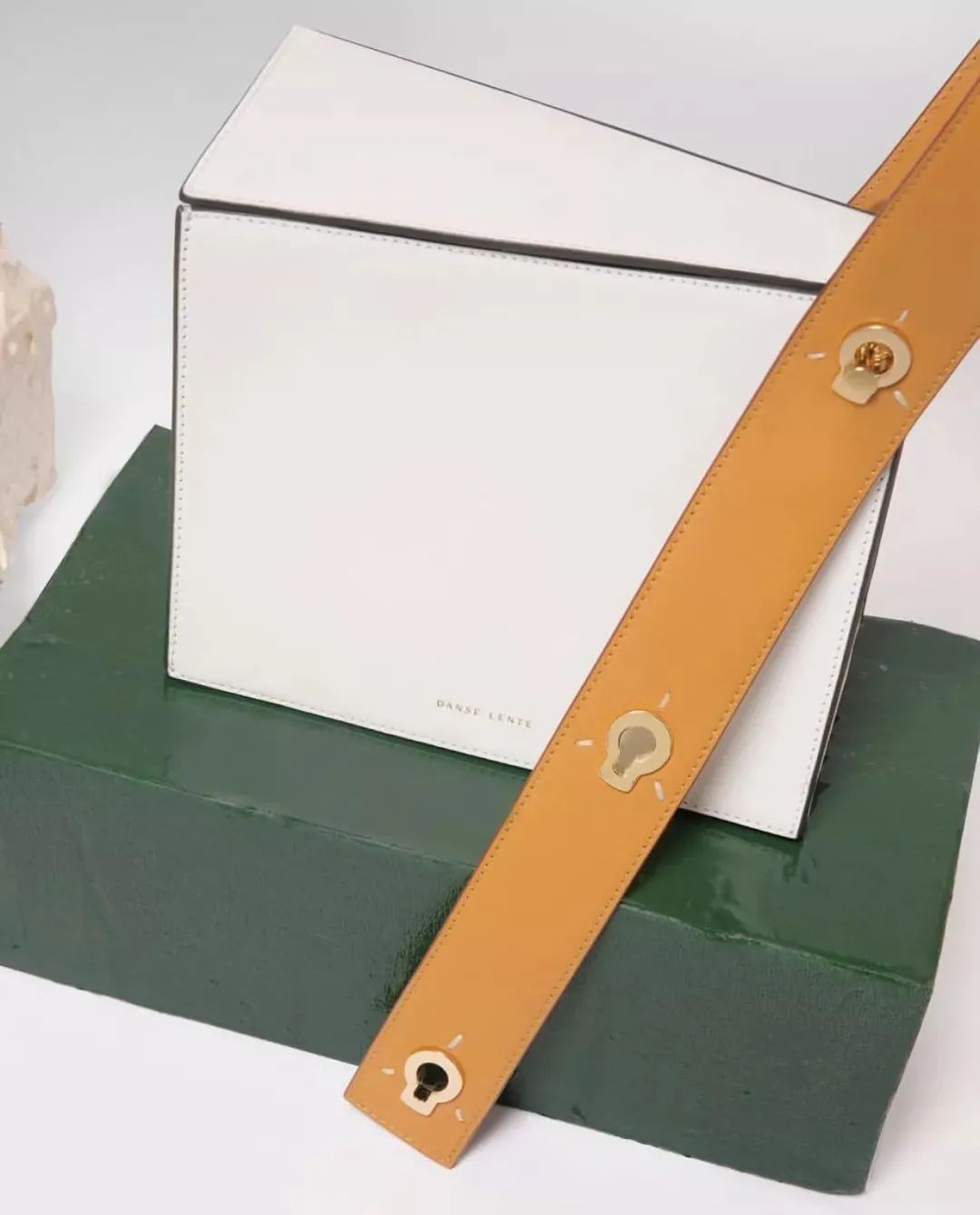 适合女生的第一款高奢包,5000千元以下的轻奢女包推荐