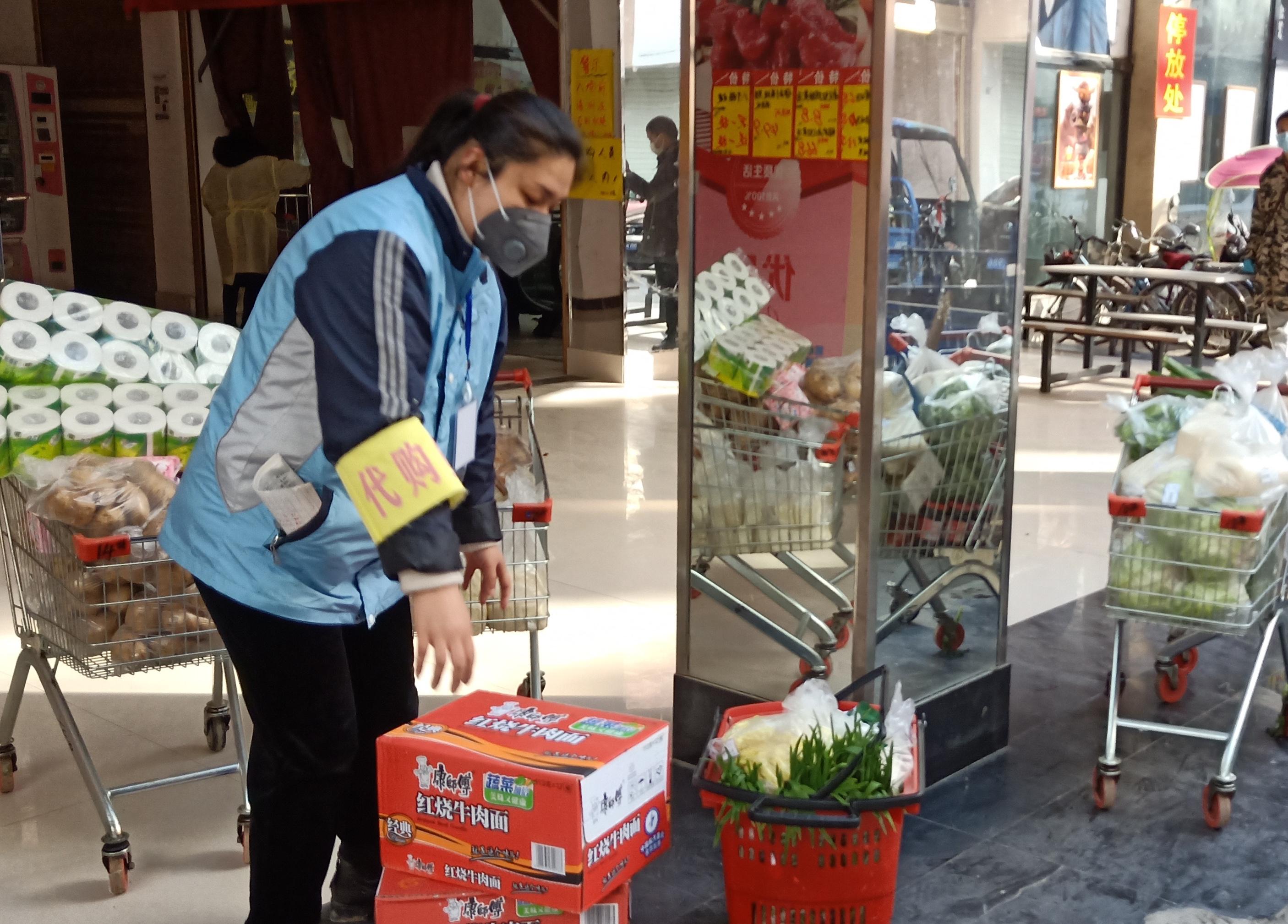 疫情不退我们不退文案,疫情不退警察不退