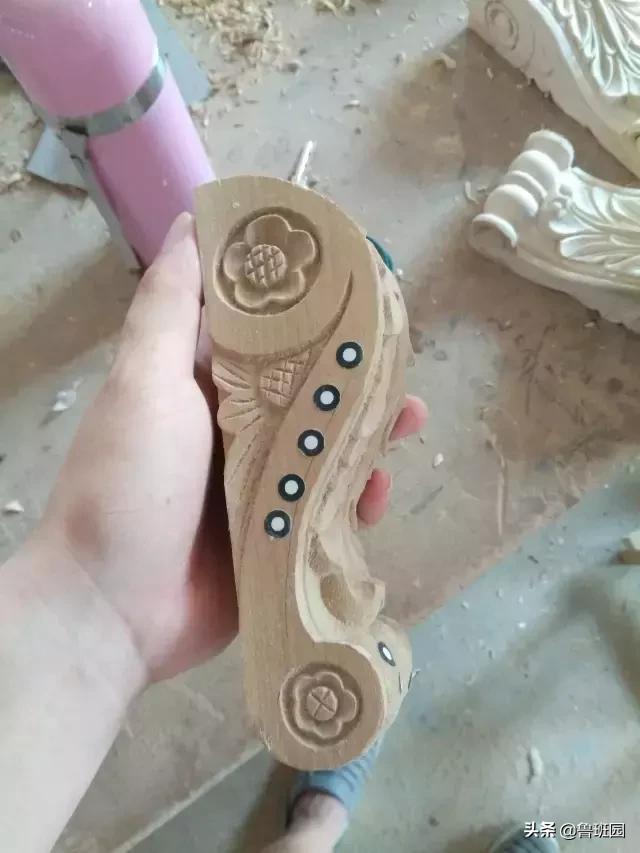 木雕是一门需要技术的艺术，值得尊重