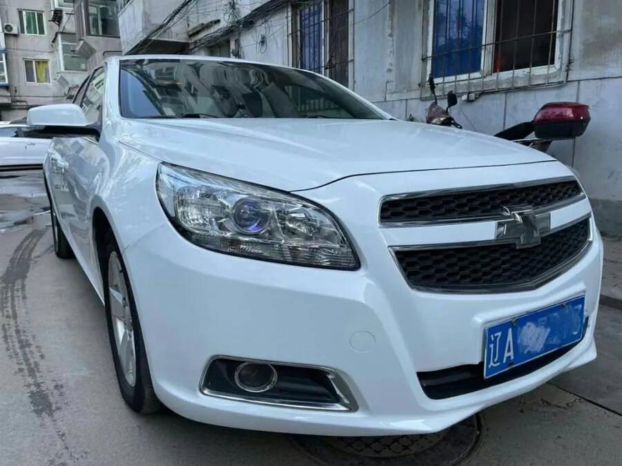 雪佛兰迈锐宝2.0白色黑顶街拍,雪佛兰迈锐宝拆车测评