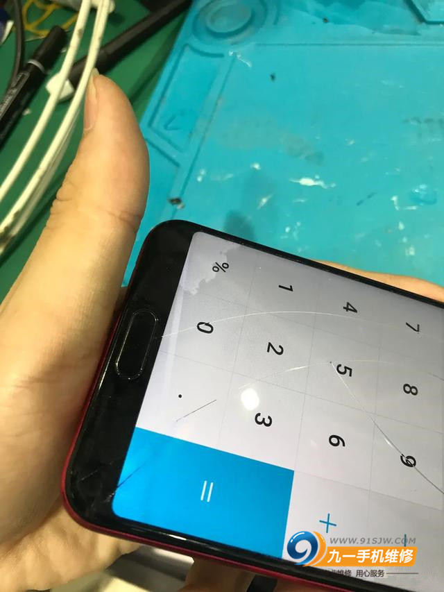 荣耀v10外屏玻璃更换教程,荣耀v10外屏更换教程