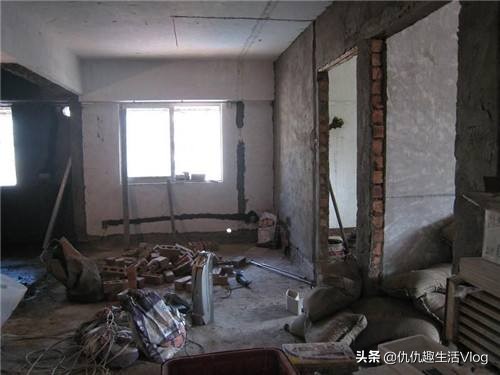 一楼有地下室的一楼还潮湿吗,住一楼潮湿怎么办