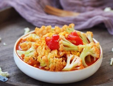 炒菜花时，别只会用盐清洗，教你1招，小虫子乖乖溜走，更干净