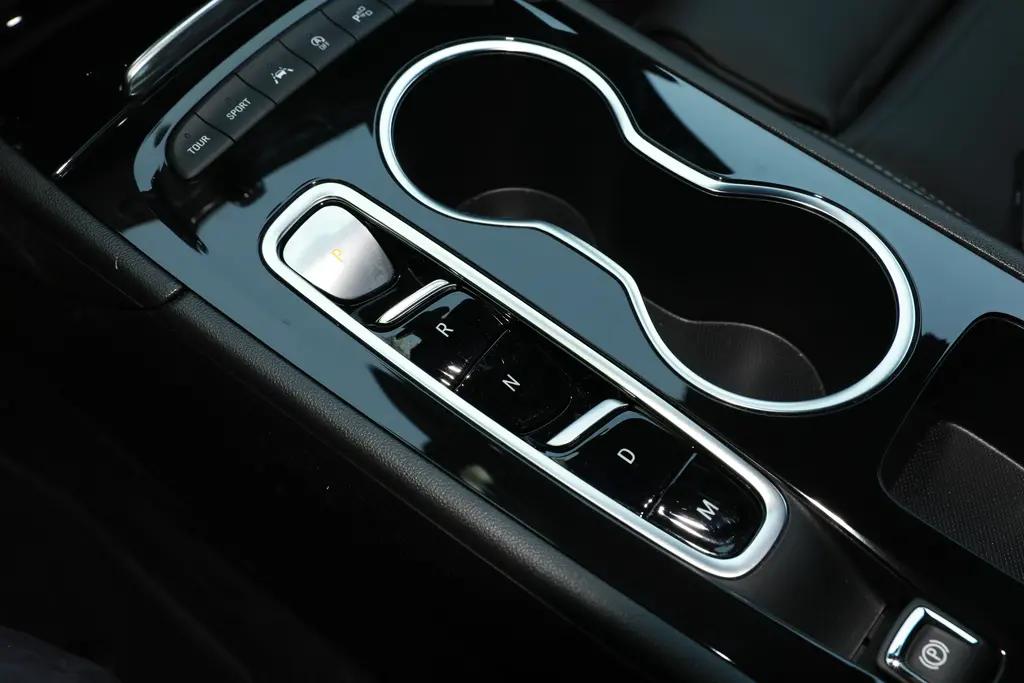 别克君威2.0t最新优惠价格,别克君威降价9万元