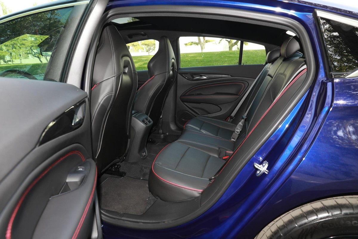 都说别克威朗后期油耗高,别克君威1.5t真实车主感受22款