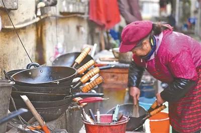 这对夫妻火了,最近上过热搜的一对夫妻