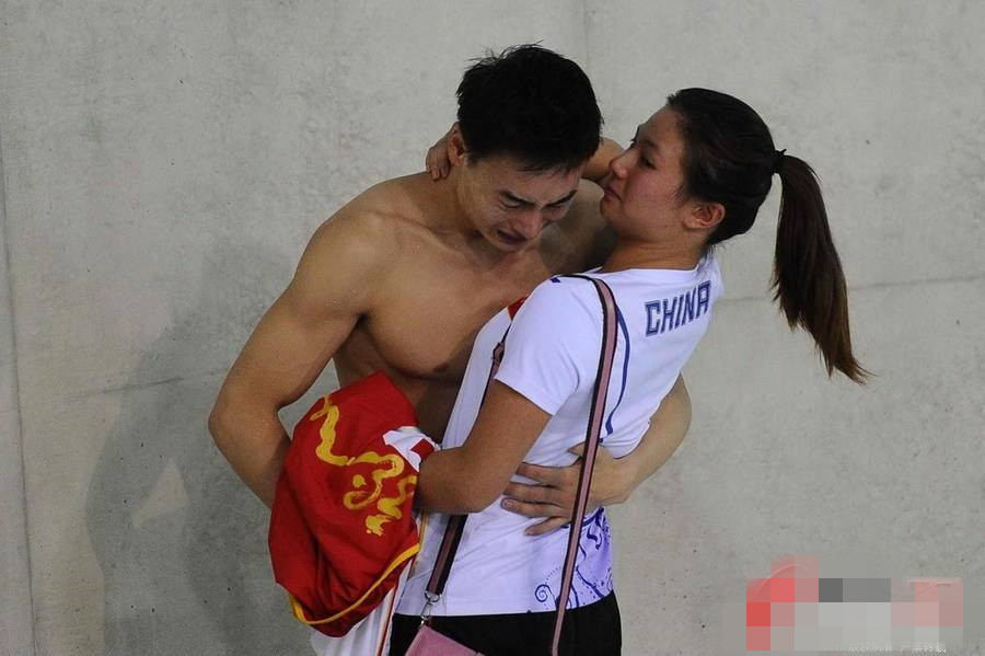 何姿奥运会夺冠颁奖,何姿跳水奥运会夺冠视频