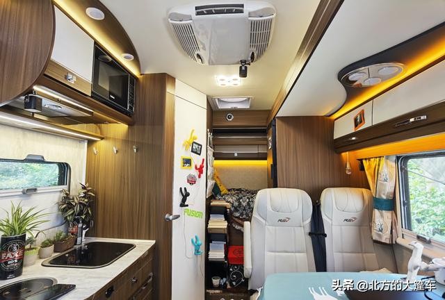 所有装备装进新房车,房车环游重走中国路准备完毕天亮就出发