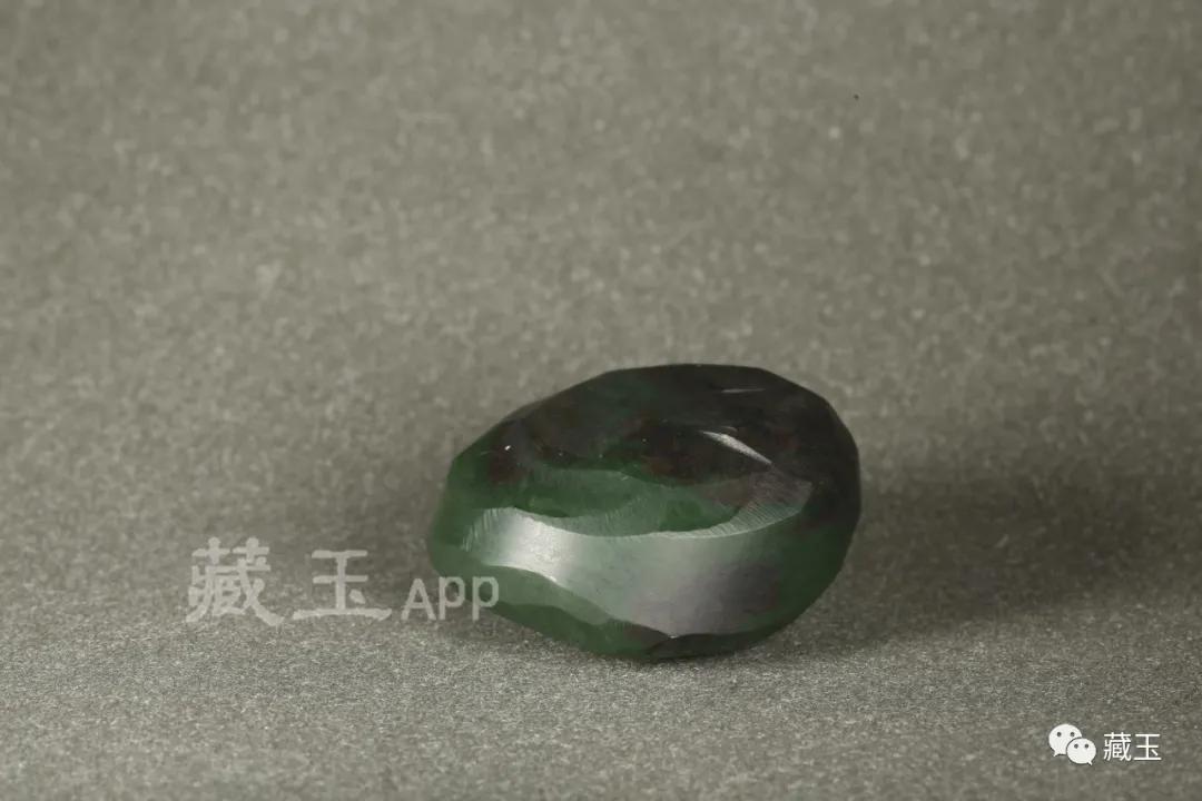 青花籽料山料和籽料,俄料籽料和山料籽料的区别