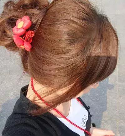 头发扎起来很短怎么扎丸子头,丸子头这样扎才好看整天都不易散