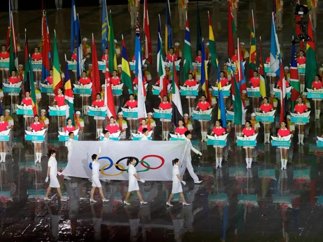 哪一年中国冬奥会会徽亮相,历届冬奥会冬残奥会会徽