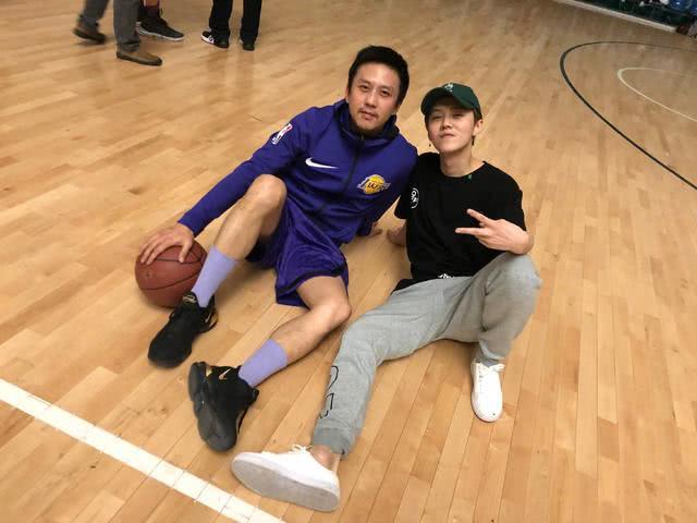 邓超鹿晗约球完整版,邓超鹿晗凌晨综艺被网友喊醒