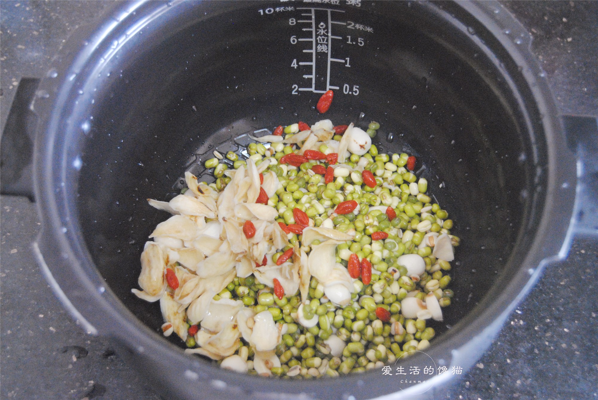 热天烦躁失眠，不如试试喝这汤，清心润肺，安神除烦，睡得香甜