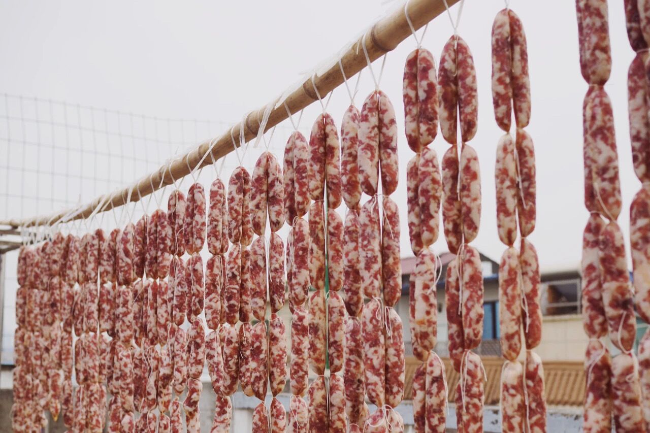 灌香肠放调料顺序,灌香肠最忌四种调料花椒