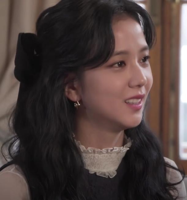 从BP小糊咖到Dior千金，Jisoo的脸越来越值钱了