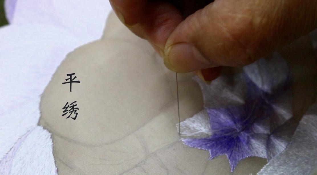 鞍山奇女子，用指尖书写满绣传奇，编写9种绣谱