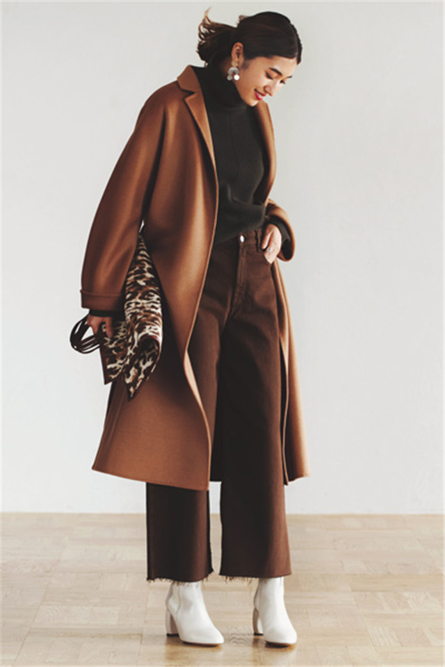 秋冬氛围感大衣深驼色,廓形中款米色大衣