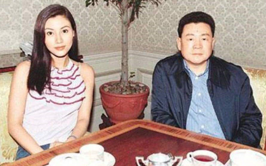 曾被骂整容失败的她,刘銮雄被人骂视频