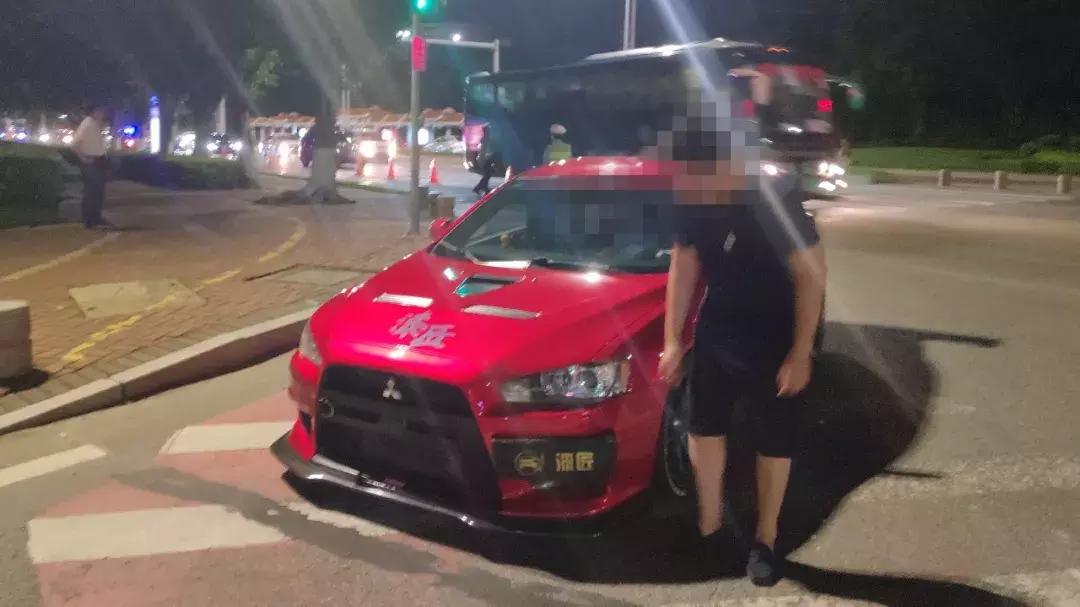 三菱翻车事故视频,三菱飙车事故