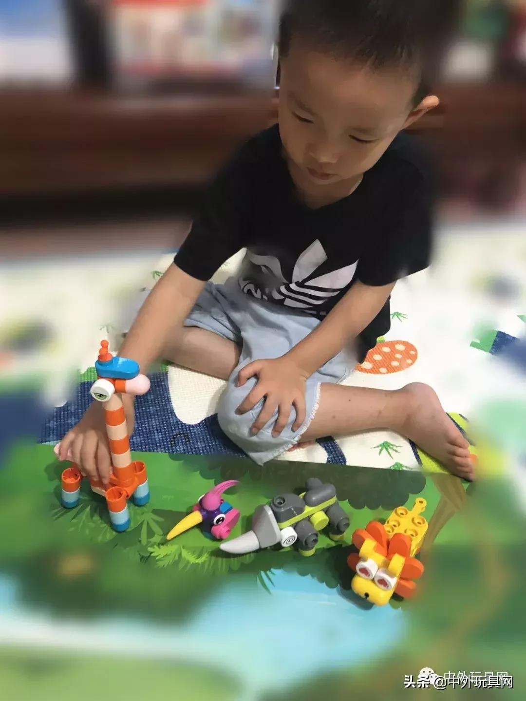 儿童积木玩具选择哪个,积木是每个宝宝必备的经典玩具