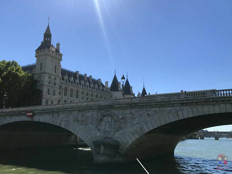 塞纳河的左岸和右岸划分依据,塞纳河和左岸