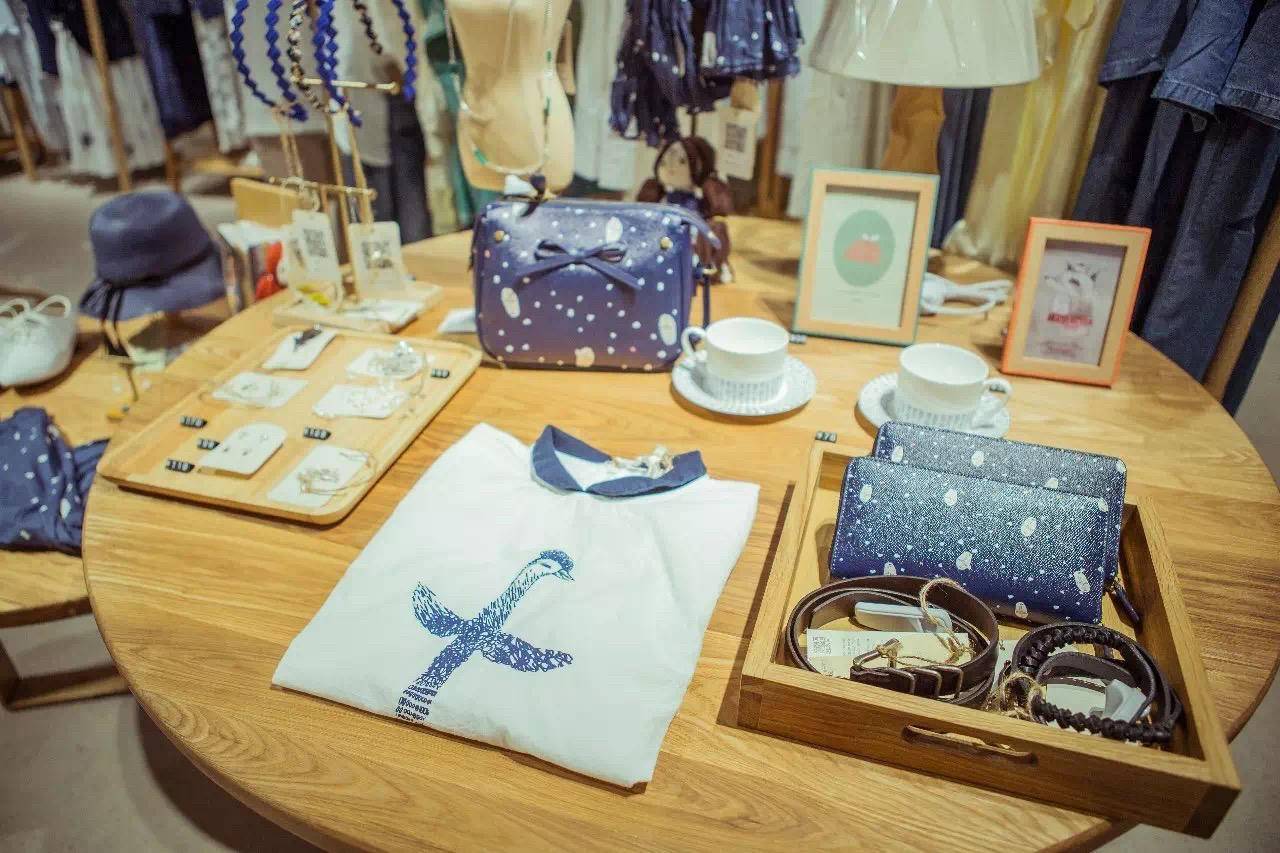 在家如何打造网红服装店,服装店怎么才能成为网红店