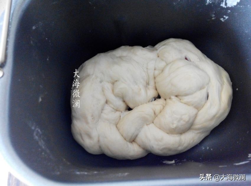 只要稍加干预，面包机也能玩花样，柔软拉丝好吃到停不下来