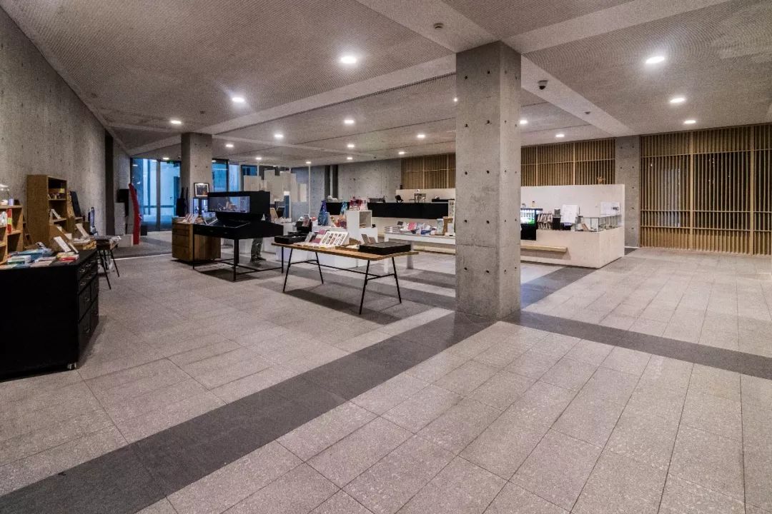 进了图书馆就不想走了的文案,进了图书馆就不想走了