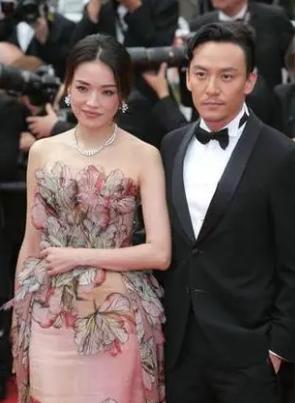 香港吴某凡的*艳猎**情史：天后港姐看不上，被不知名小助理迷乱心智