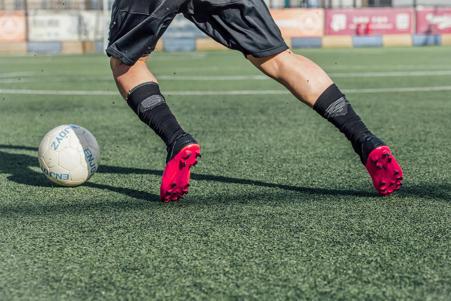 耐克phantomluna2测评,耐克phantomvsn2足球鞋