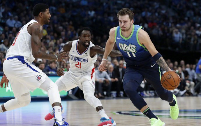 2019东契奇对阵湖人,东契奇对阵湖人差点受伤